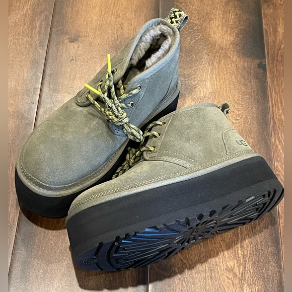 UGG Neumel Heritage Platform Boots NWOT - Picture 16 of 16